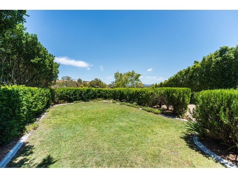9 Tee Trees Boulevard, Arundel QLD 4214