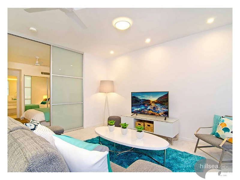 206/17 Bath Street, Labrador QLD 4215