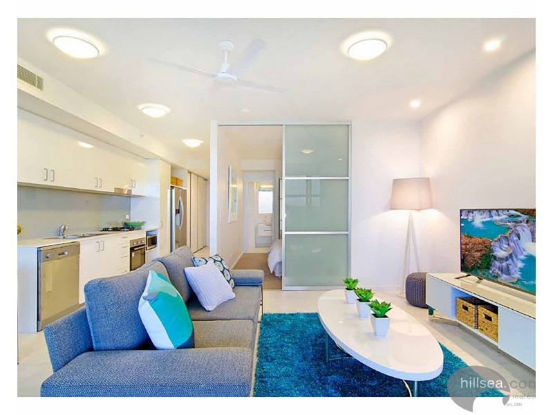 206/17 Bath Street, Labrador QLD 4215