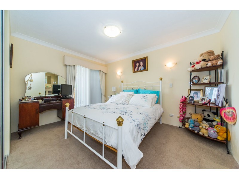 9 Bayview Street, Runaway Bay QLD 4216