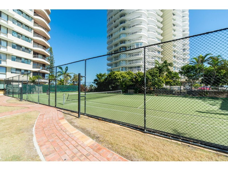9 Bayview Street, Runaway Bay QLD 4216