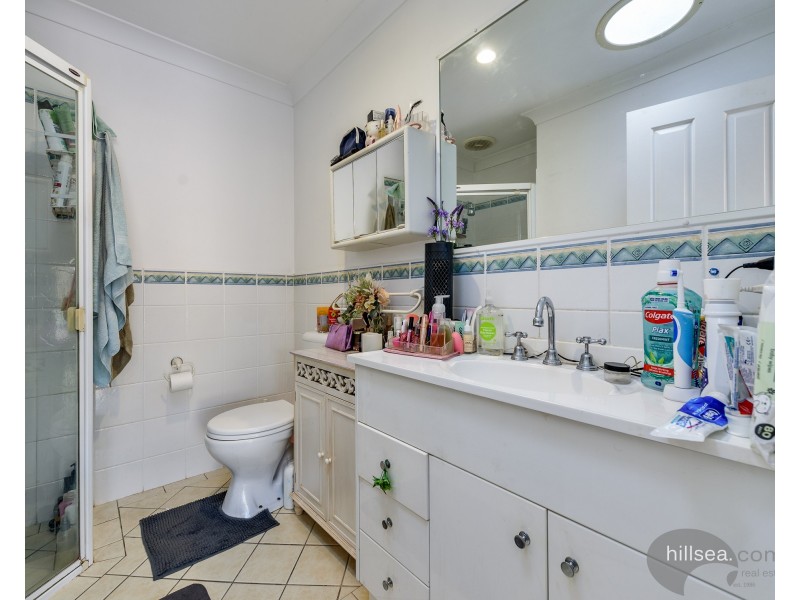 2/10 Jacqueline Avenue, Labrador QLD 4215