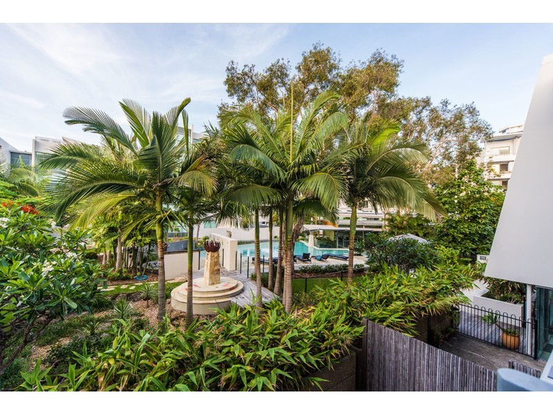 17D/20 Bayview Street, Runaway Bay QLD 4216