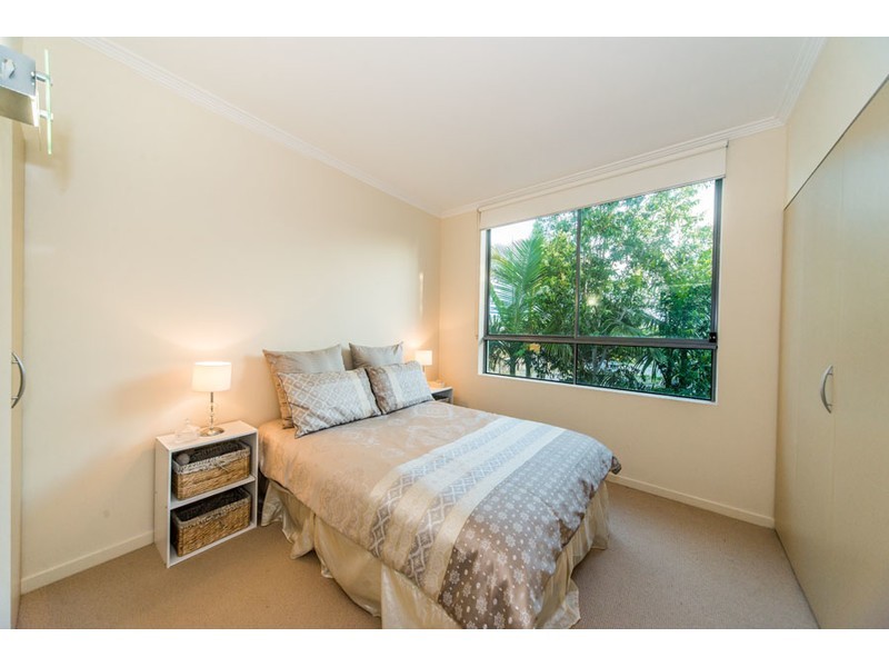 17D/20 Bayview Street, Runaway Bay QLD 4216