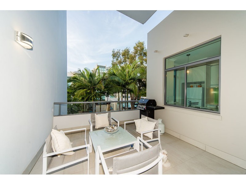 17D/20 Bayview Street, Runaway Bay QLD 4216