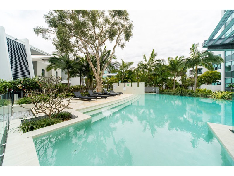 17D/20 Bayview Street, Runaway Bay QLD 4216