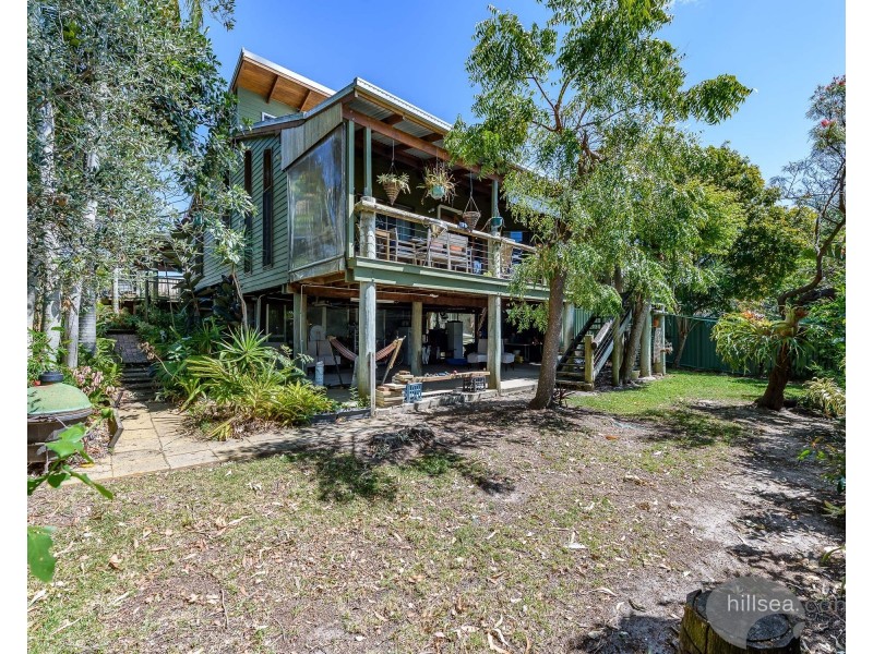 9 Akoonah Street, Hope Island QLD 4212