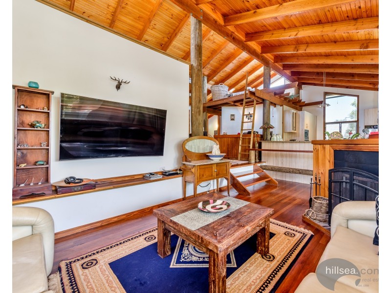 9 Akoonah Street, Hope Island QLD 4212