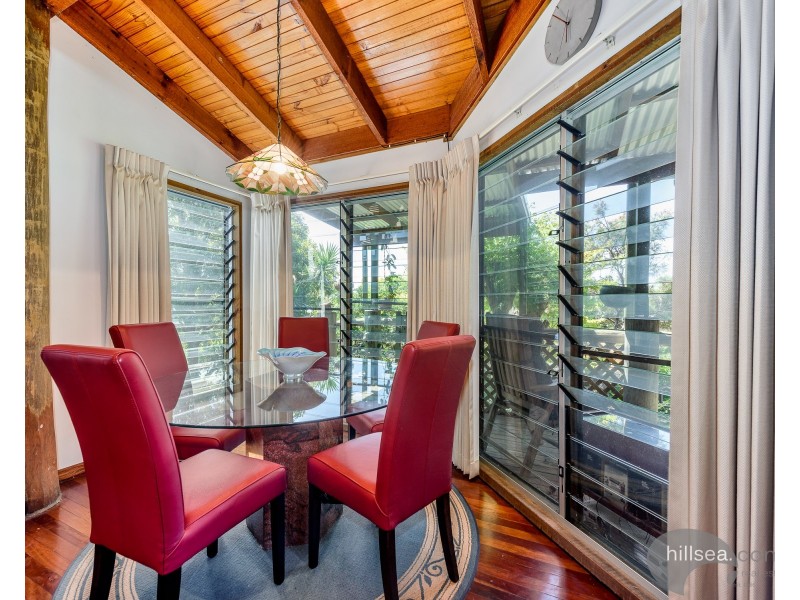 9 Akoonah Street, Hope Island QLD 4212