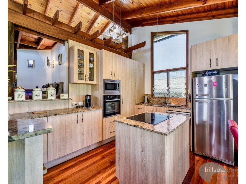 9 Akoonah Street, Hope Island QLD 4212