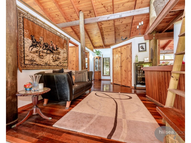 9 Akoonah Street, Hope Island QLD 4212