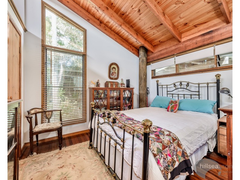 9 Akoonah Street, Hope Island QLD 4212