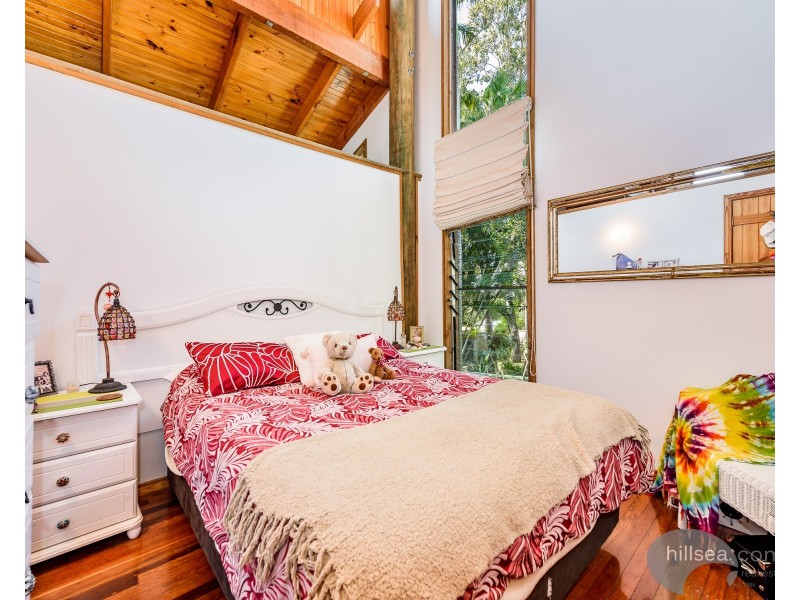 9 Akoonah Street, Hope Island QLD 4212