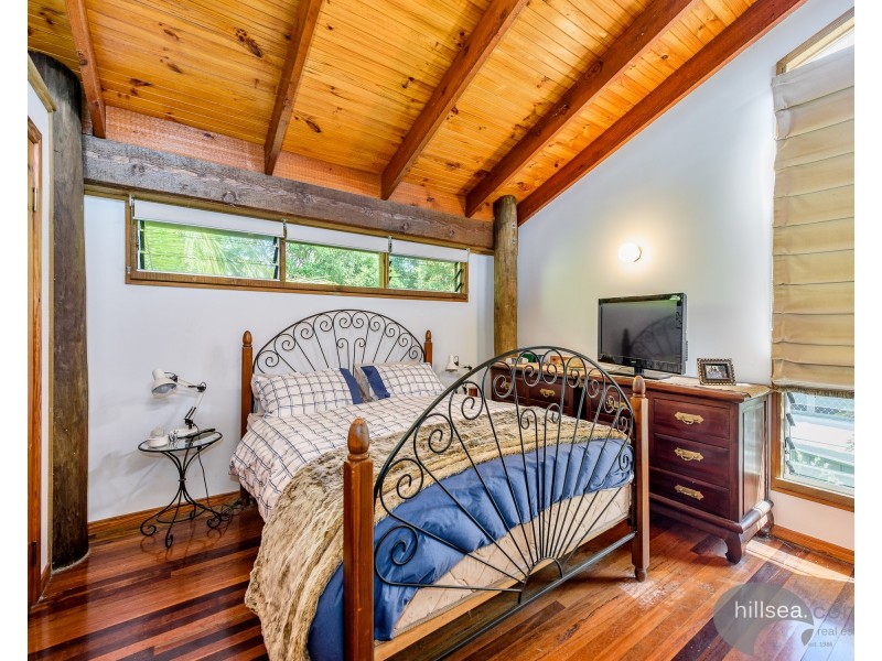 9 Akoonah Street, Hope Island QLD 4212