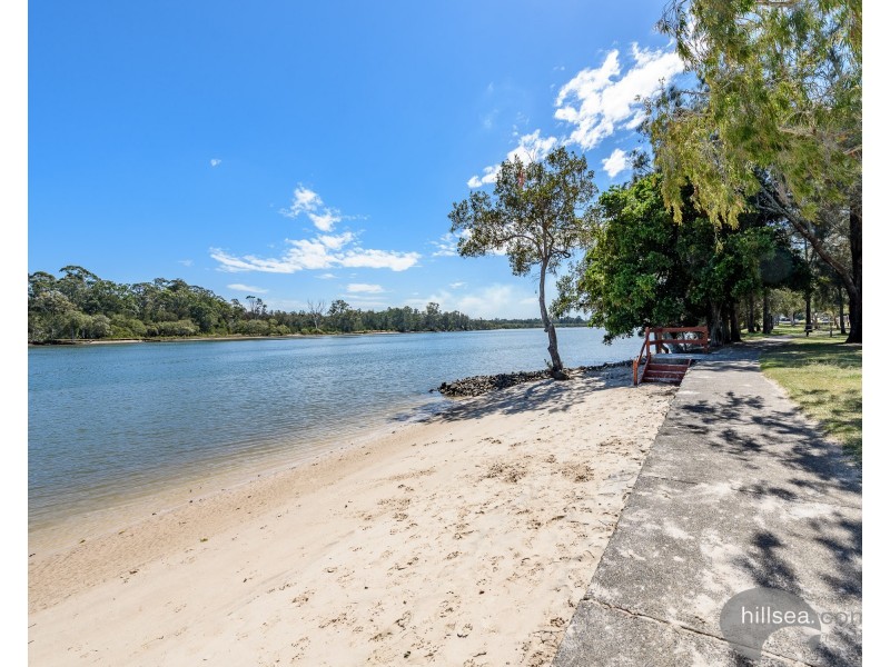 9 Akoonah Street, Hope Island QLD 4212