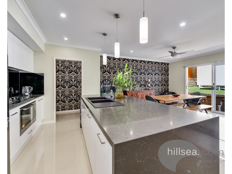 14 Akoonah Street, Hope Island QLD 4212