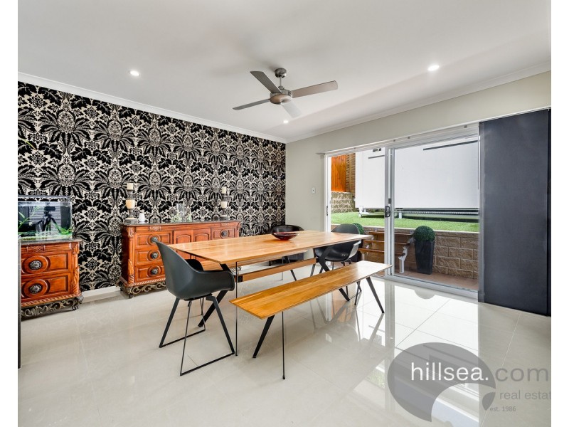 14 Akoonah Street, Hope Island QLD 4212