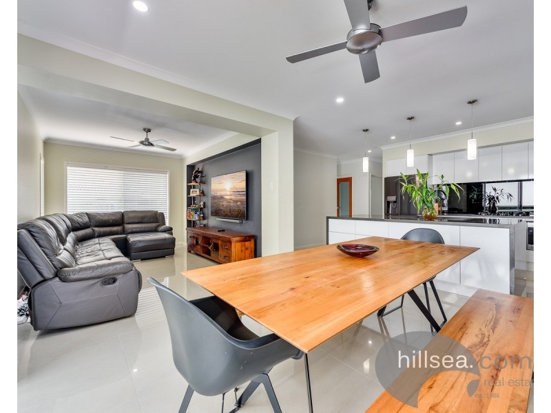 14 Akoonah Street, Hope Island QLD 4212