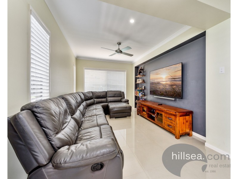 14 Akoonah Street, Hope Island QLD 4212