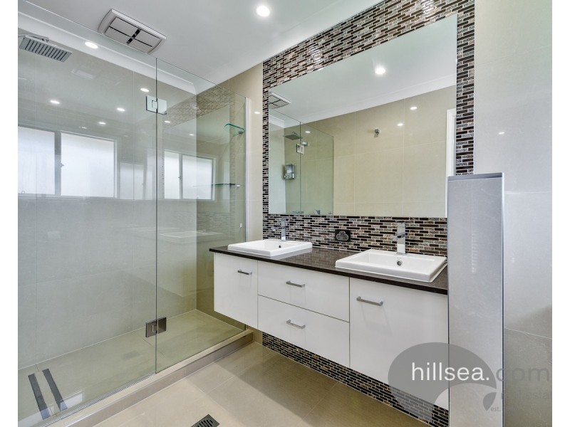 14 Akoonah Street, Hope Island QLD 4212