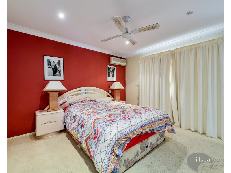 1 Lakefield Crescent, Paradise Point QLD 4216