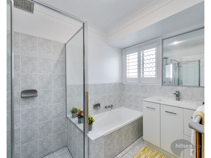 4 Hirono Court, Parkwood QLD 4214