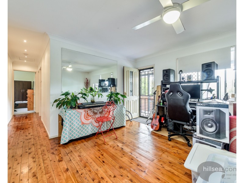 42 Coombabah Road, Biggera Waters QLD 4216