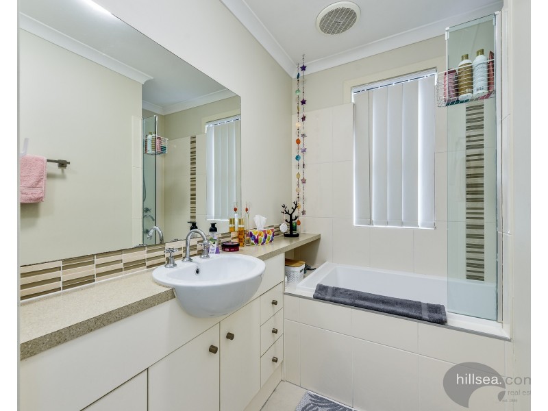 1/4 Maranoa Street, Coomera QLD 4209