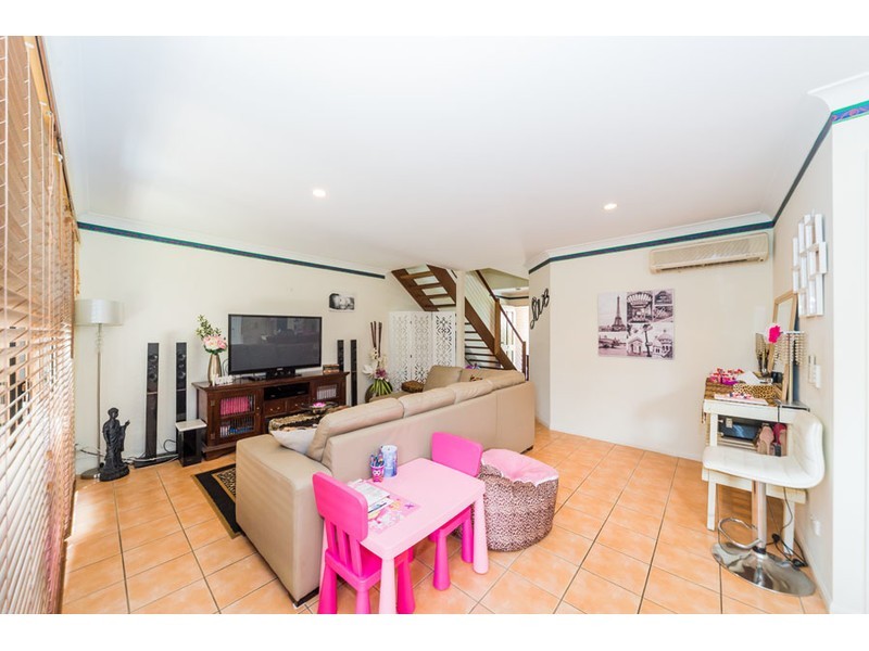 2/15 Harley Street, Labrador QLD 4215