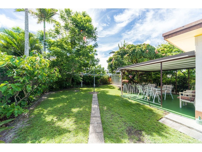 18 Barnard Street, Biggera Waters QLD 4216