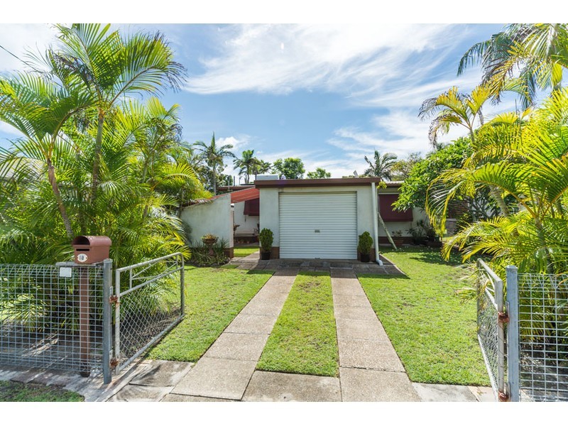 18 Barnard Street, Biggera Waters QLD 4216
