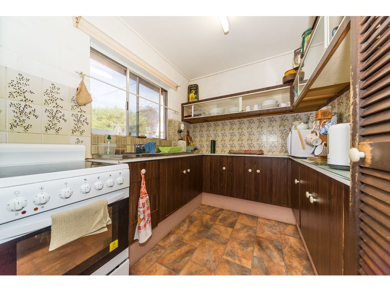 18 Barnard Street, Biggera Waters QLD 4216