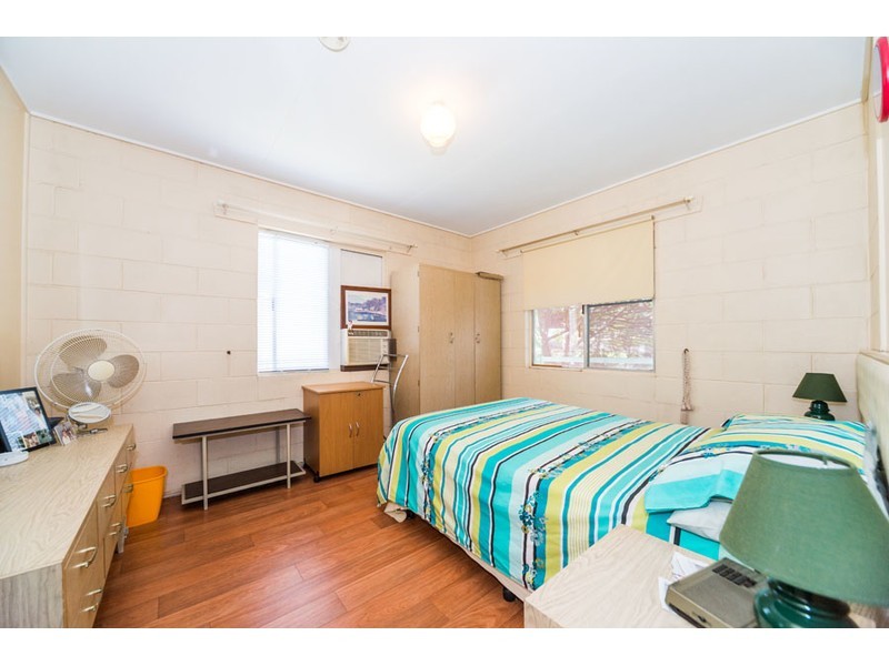 18 Barnard Street, Biggera Waters QLD 4216