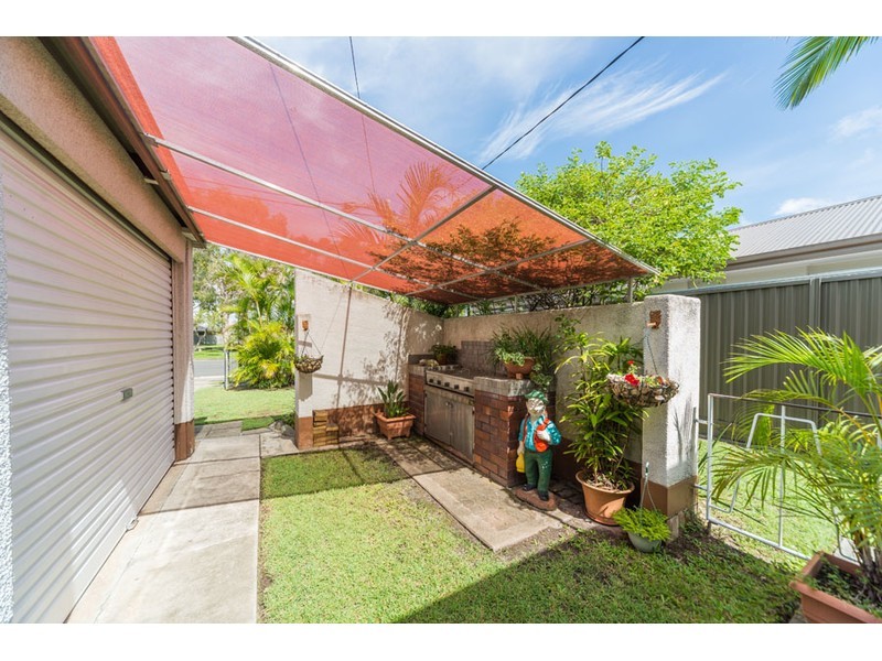 18 Barnard Street, Biggera Waters QLD 4216