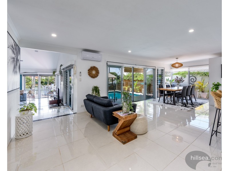 172 Morala Avenue, Runaway Bay QLD 4216