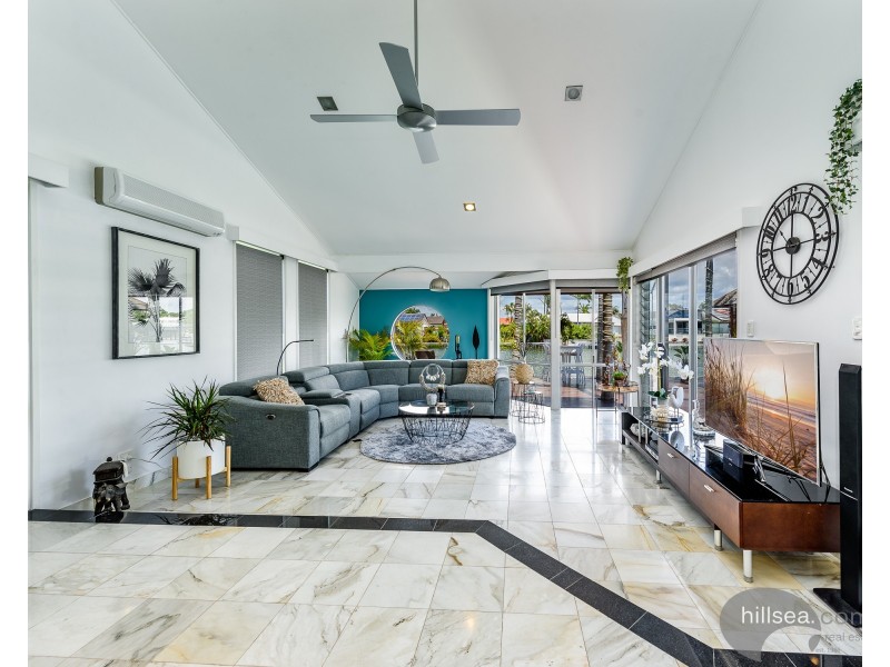 172 Morala Avenue, Runaway Bay QLD 4216