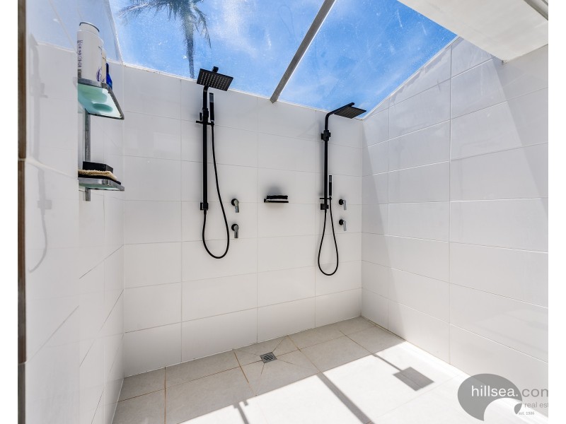 172 Morala Avenue, Runaway Bay QLD 4216