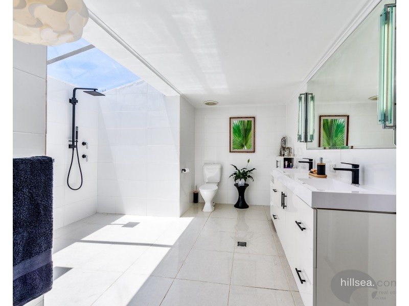 172 Morala Avenue, Runaway Bay QLD 4216