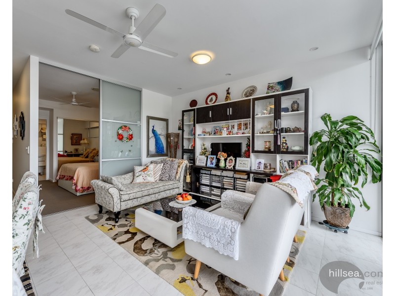 204/17 Bath Street, Labrador QLD 4215