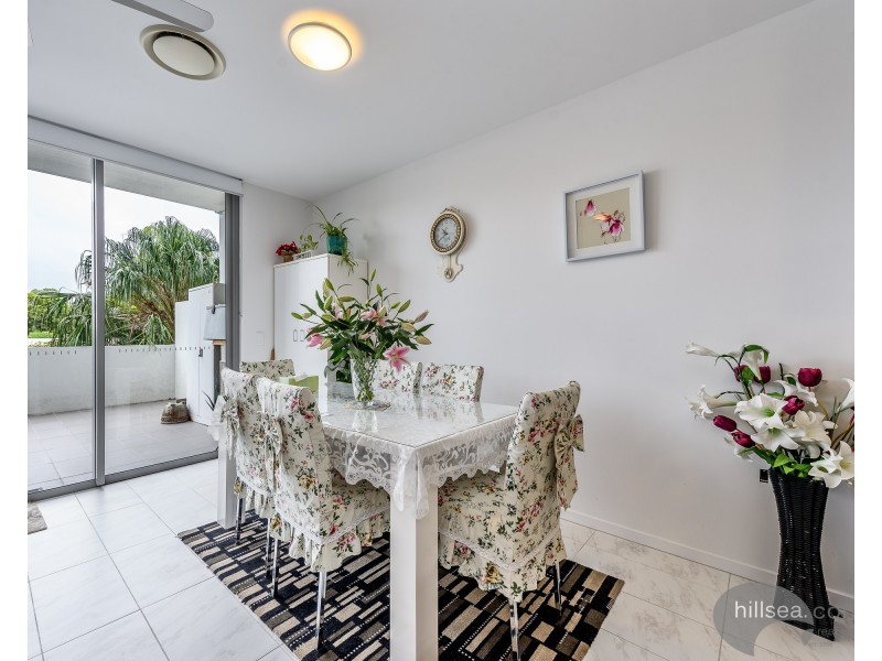 204/17 Bath Street, Labrador QLD 4215