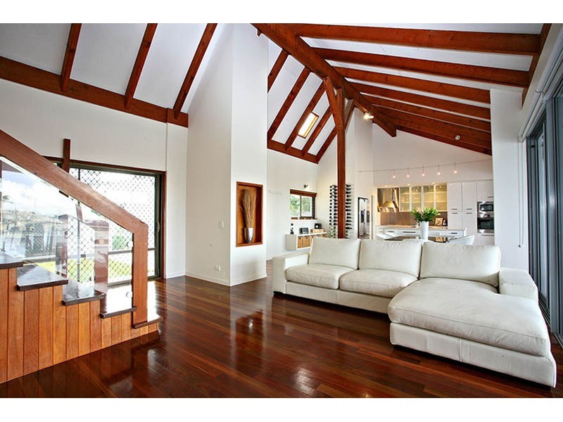 7 Samarai Avenue, Runaway Bay QLD 4216