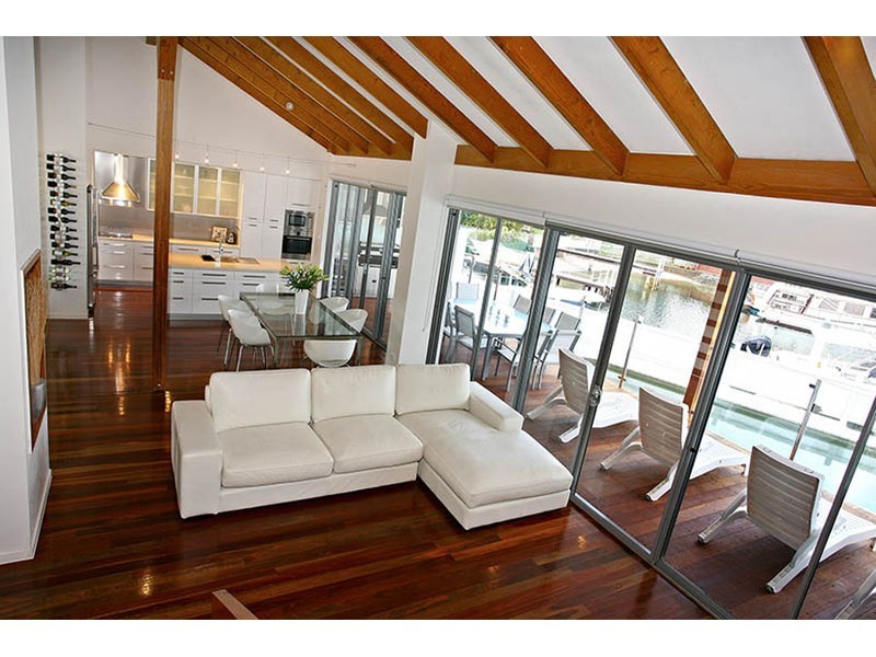 7 Samarai Avenue, Runaway Bay QLD 4216