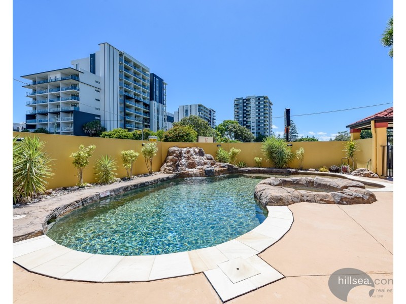 4/10-12 Bath Street, Labrador QLD 4215