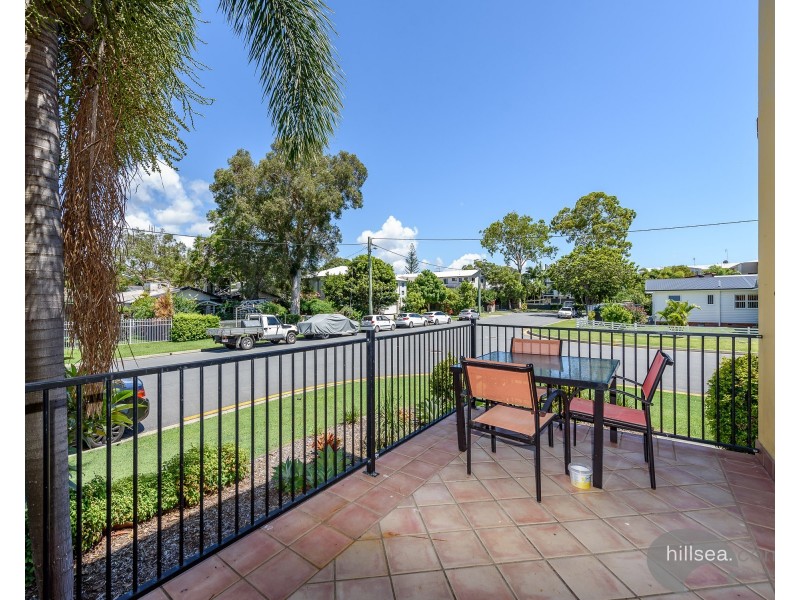 4/10-12 Bath Street, Labrador QLD 4215