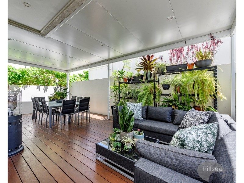 2/20 Ray Street, Runaway Bay QLD 4216