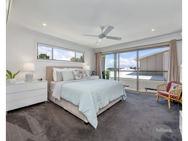 2/20 Ray Street, Runaway Bay QLD 4216