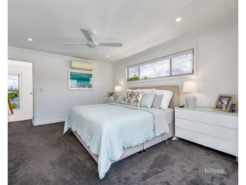 2/20 Ray Street, Runaway Bay QLD 4216