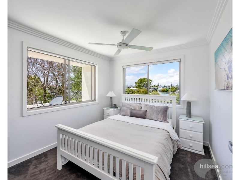 2/20 Ray Street, Runaway Bay QLD 4216