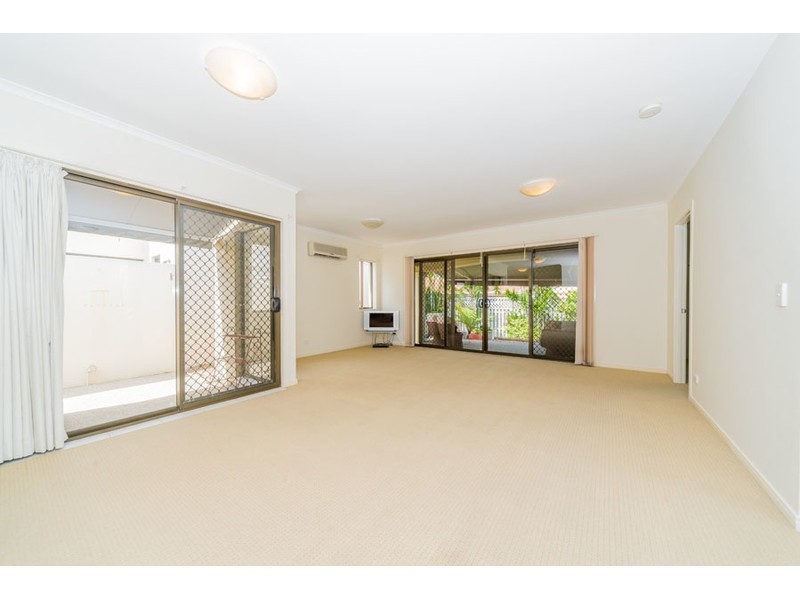 64/76 Bayview Street, Runaway Bay QLD 4216