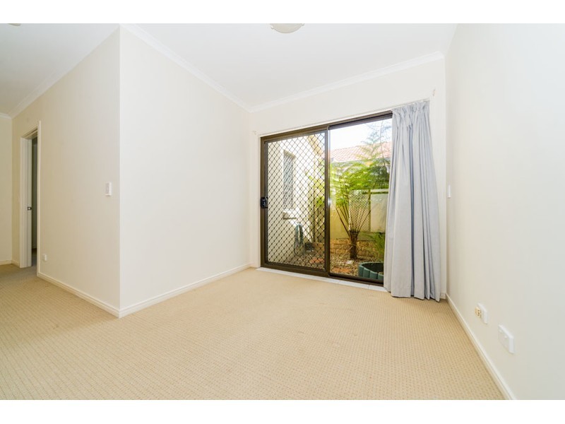 64/76 Bayview Street, Runaway Bay QLD 4216
